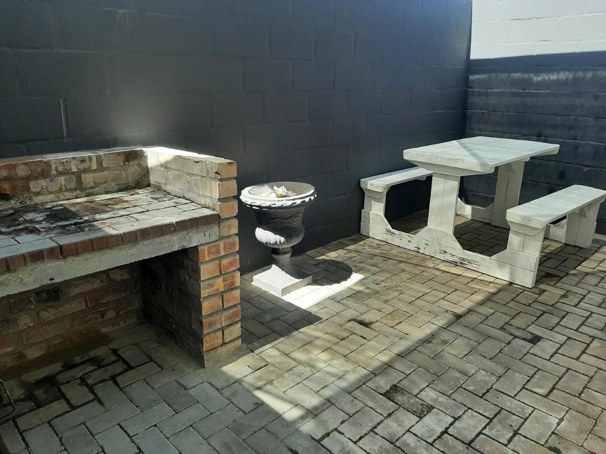 Croeso Guest House Langebaan Exterior foto