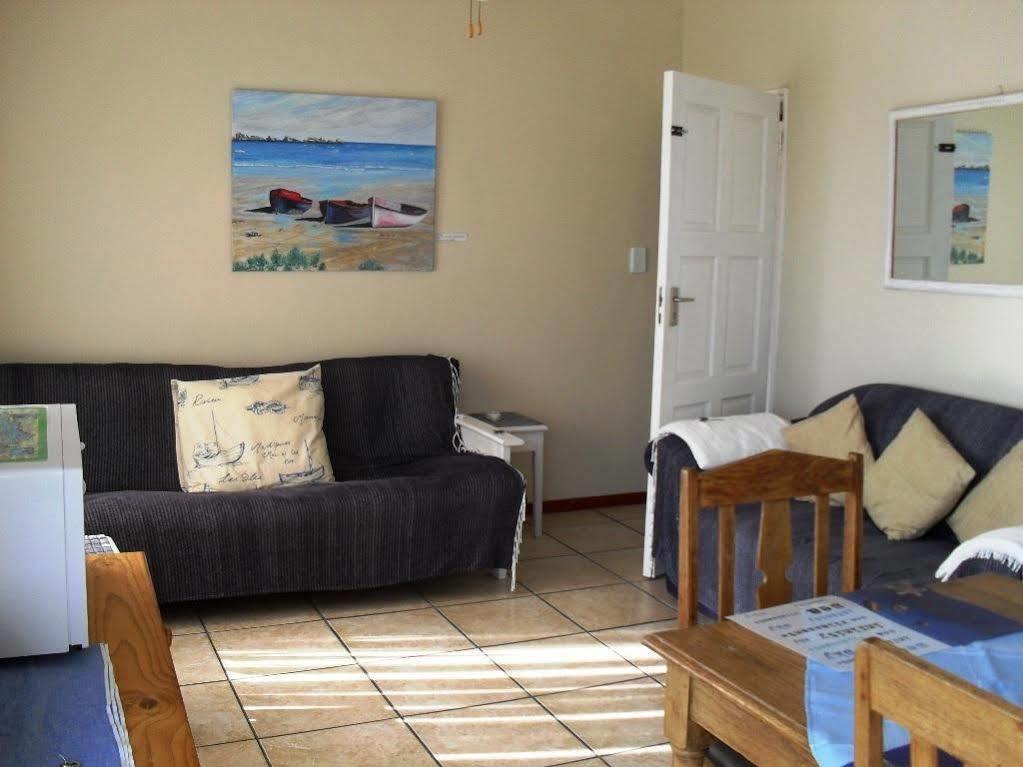 Croeso Guest House Langebaan Exterior foto